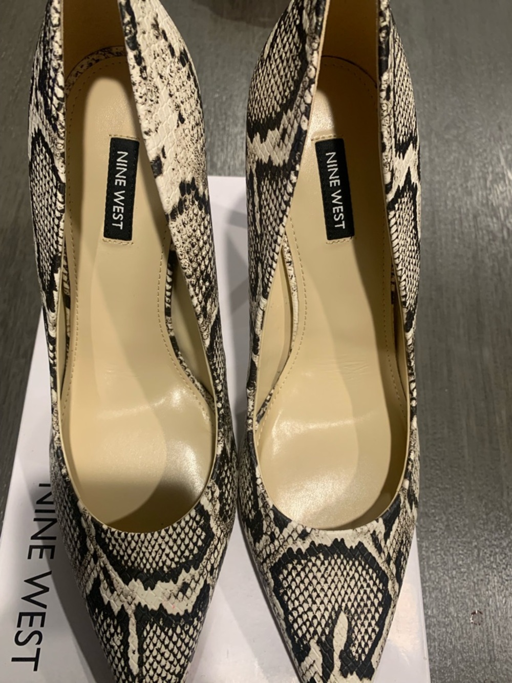 Nine West Black & White Snake-Print Pointed Toe Pumps - Picture 2 of 9